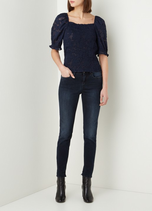 Lollys Laundry Honey top met smockwerk en burn-out dessin - voorkant 2 donkerblauw