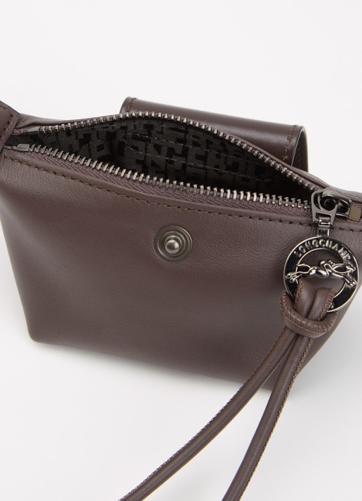 Longchamp Le Pliage clutch XS van leer - detail 2 donkerbruin