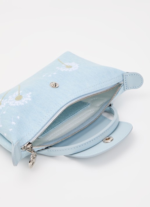 Longchamp Le Pliage Collection clutch XS van denim met bloemborduring - detail 3 lichtblauw