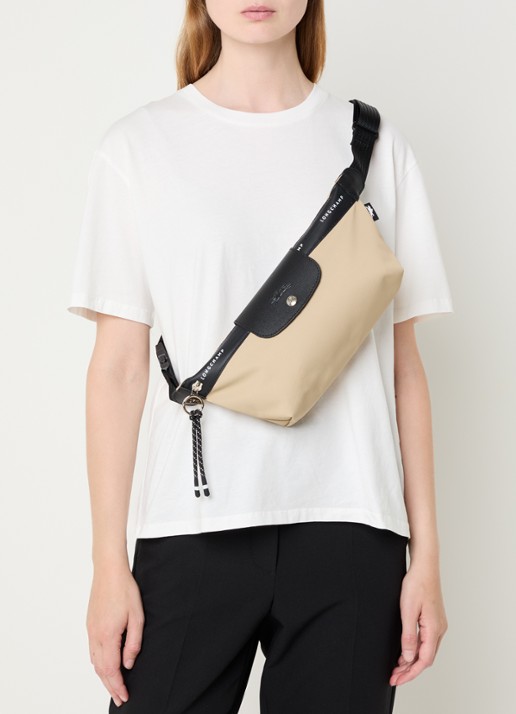 Longchamp Le Pliage Energy heuptas M van canvas met leren details - voorkant 2 donkerbeige