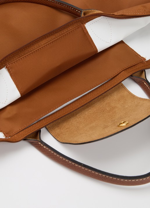 Longchamp Le Pliage handtas M met leren details - detail cognac
