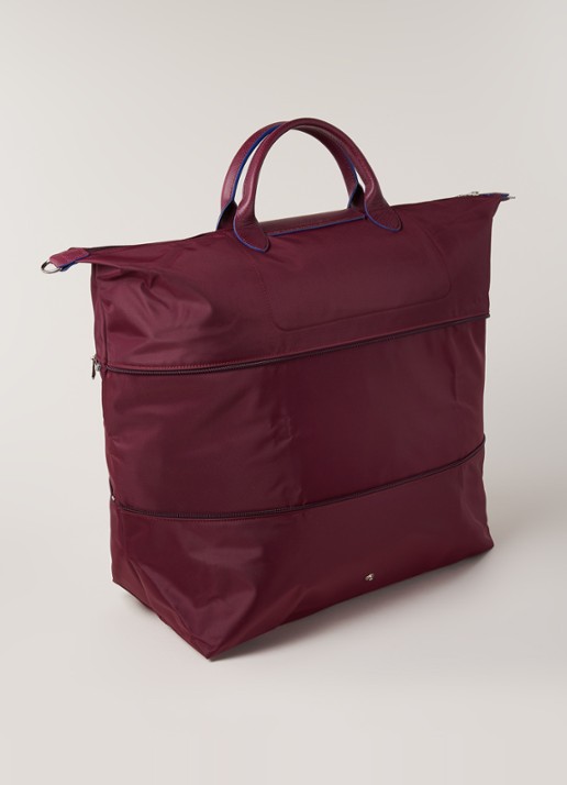 Longchamp Le Pliage reistas in maat verstelbaar - detail aubergine