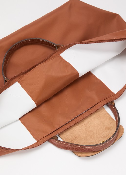Longchamp Le Pliage reistas L met leren details - detail 2 cognac