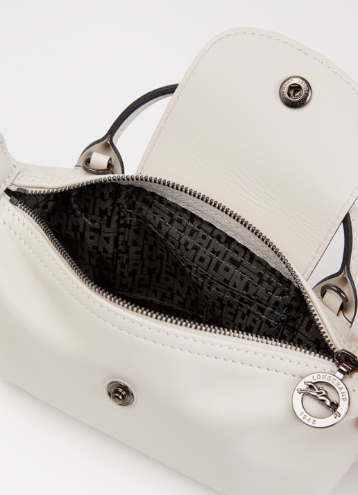 Longchamp Le Pliage Xtra handtas XS van leer - detail 2 creme