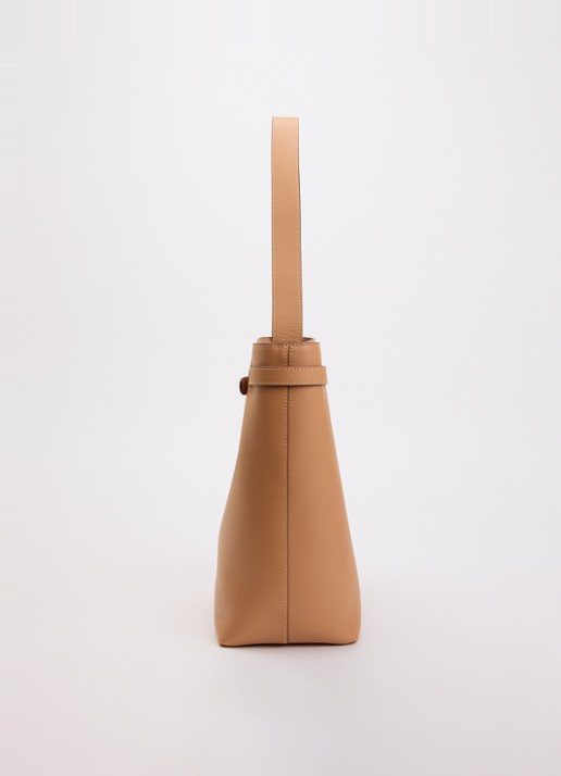 Longchamp Le Smart schoudertas van kalfsleer met verstelbare schouderriem - detail 2 camel