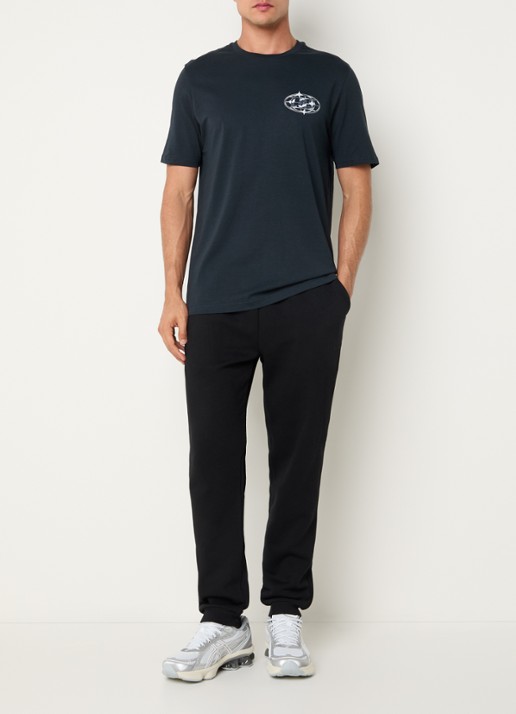 Lyle & Scott Chrome T-shirt met logo- en backprint - voorkant 2 zwart