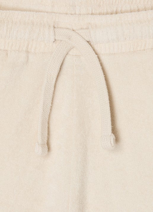Lyle & Scott Straight fit korte joggingbroek van badstof - detail creme
