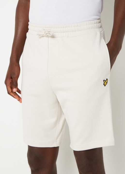 Lyle & Scott Straight fit korte joggingbroek van  katoen met logo  - detail creme