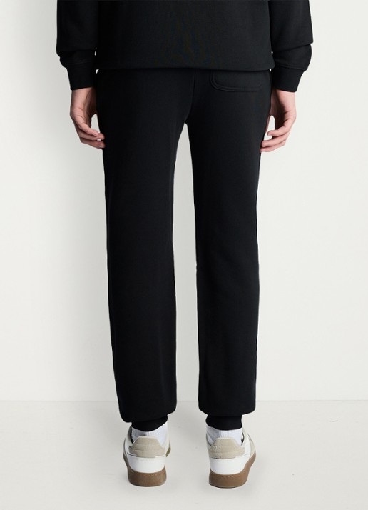 Lyle & Scott Tapered fit joggingbroek met logoborduring - voorkant 3 zwart