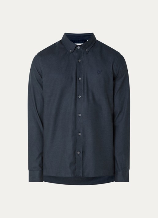 Lyle & Scott Tonal Plain overhemd met logo - voorkant donkerblauw