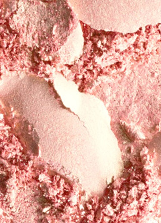 M·A·C Extra Dimension Skinfinish - highlighter - detail 2 beaming blush 