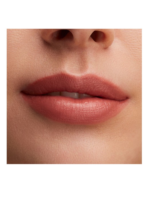 M·A·C Lustreglass Sheer-Shine Lipstick - detail 5 hug me