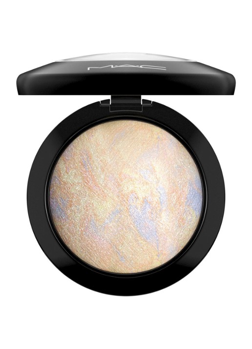 M·A·C Mineralize Skinfinish - highlighter - detail 3 lightscapade
