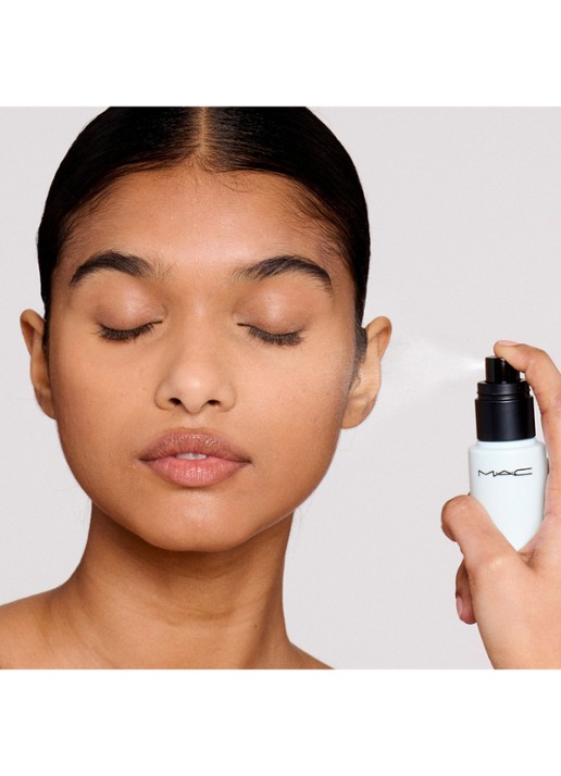 M·A·C MINI FIX+ STAY OVER MATTE 24H Mattifying Refreshing Setting Mist - detail 6 undefined