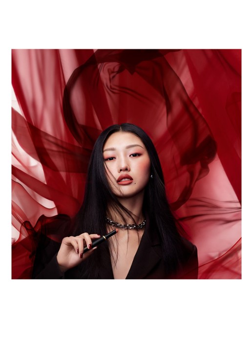 M·A·C Powder Kiss Velvet Blur Slim Stick - lipstick - detail 4 sweet cinnamon