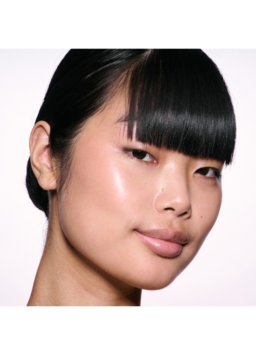 M·A·C Skinfinish Lightstruck Liquid Highlighter - detail 5 space slippers