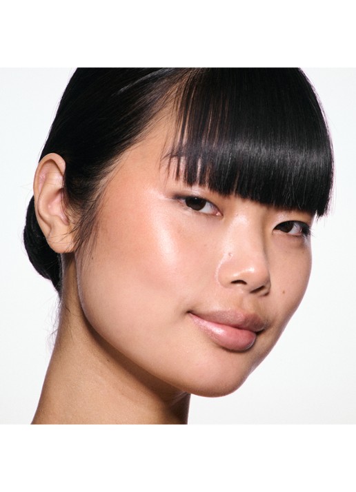 M·A·C Skinfinish Lightstruck Liquid Highlighter - detail 3 cherry chrome
