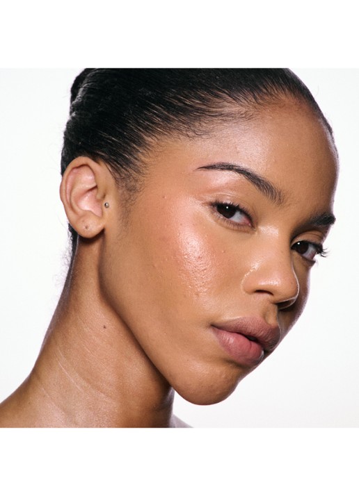 M·A·C Skinfinish Lightstruck Liquid Highlighter - detail 4 cherry chrome