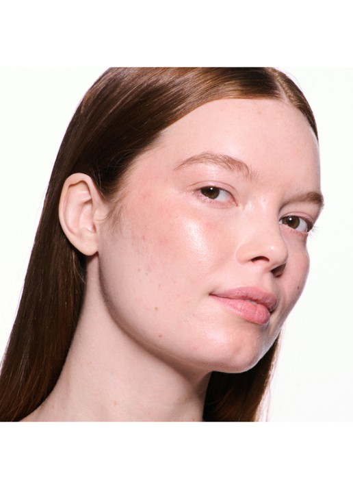 M·A·C Skinfinish Lightstruck Liquid Highlighter - detail 5 double gleam