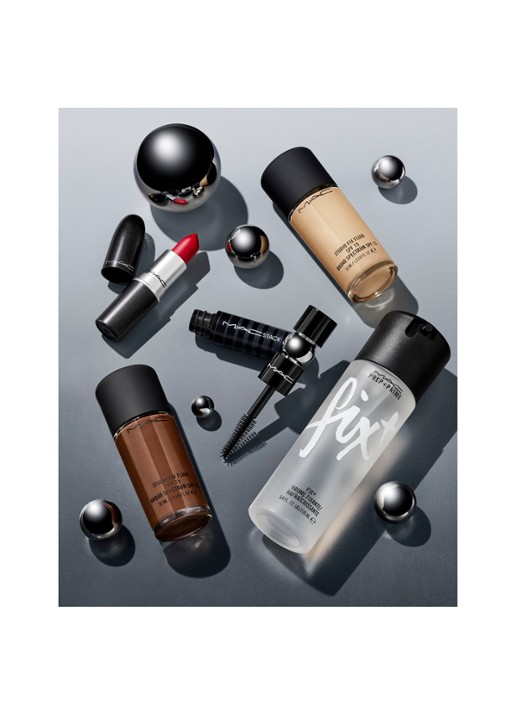 M·A·C Stack Mascara - detail 7 black 