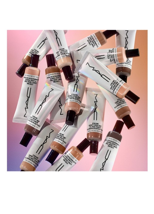 M·A·C Strobe Dewy Skin Tint - getinte moisturizer - detail 5 4 light