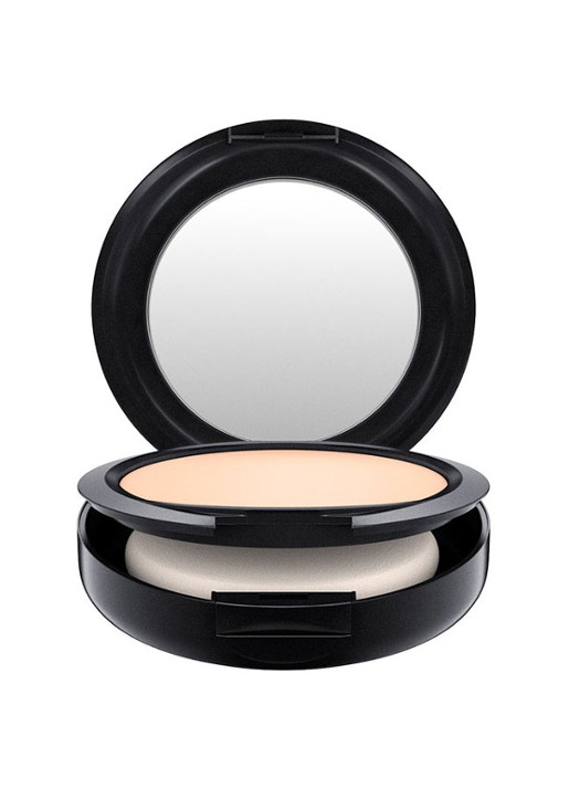 M·A·C Studio Fix Powder Plus Foundation - voorkant 2 nc10