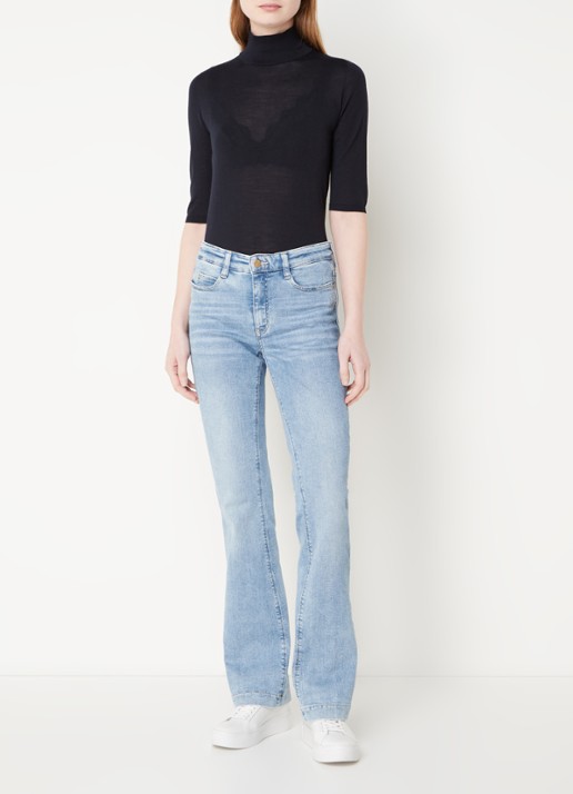MAC Dream mid waist bootcut jeans met donkere wassing - voorkant 2 lichtblauw
