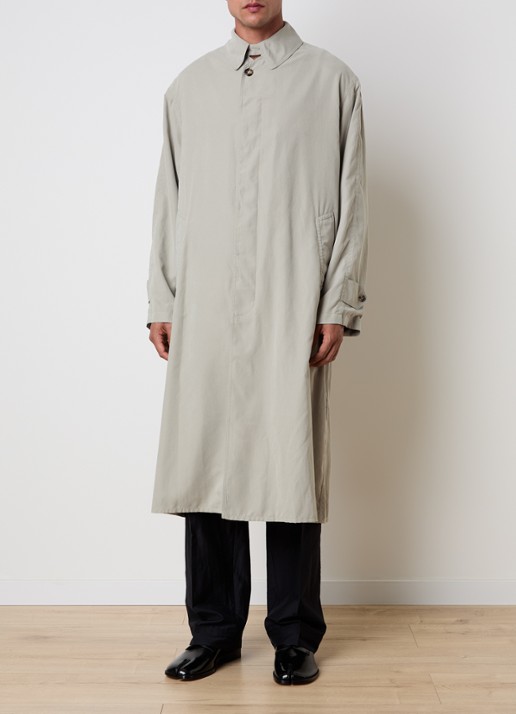 Maison Margiela Peach mantel met steekzakken - detail zand