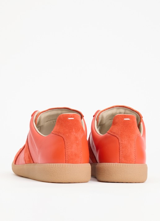 Maison Margiela Replica sneaker van kalfsleer met details van kalfssuède - achterkant oranjerood