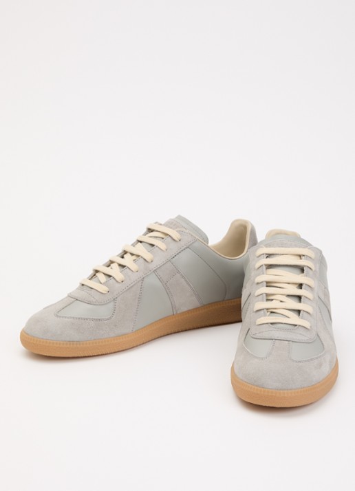 Maison Margiela Replica sneaker van kalfsleer met kalfssuède details - detail 2 grijs