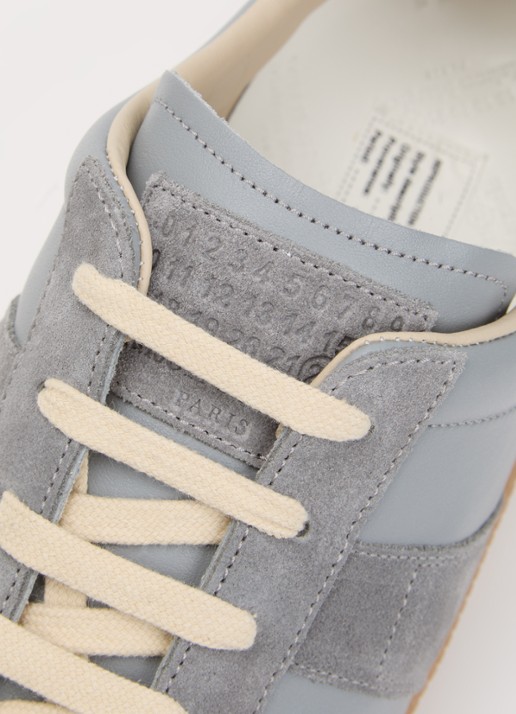 Maison Margiela Replica sneaker van kalfsleer met kalfssuède details - detail 5 staalblauw