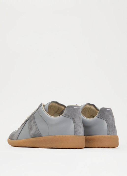 Maison Margiela Replica sneaker van lamsleer met details van kalfssuède - achterkant grijs