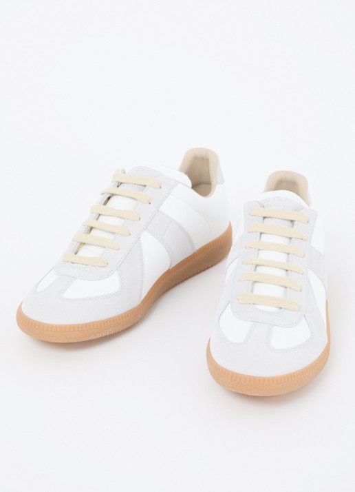 Maison Margiela Replica sneaker van lamsleer met kalfssuède details - detail wit