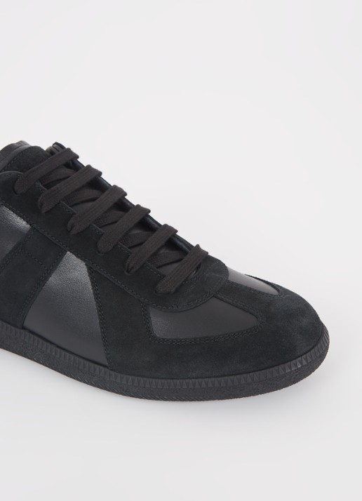 Maison Margiela Replica sneaker van lamsleer met suède details - detail 6 zwart