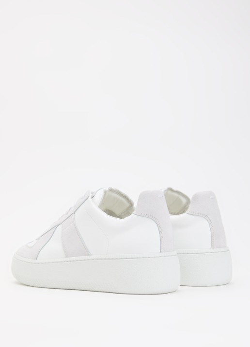 Maison Margiela Replica Wedge sneaker van kalfsleer met kalfssuède details - achterkant 6 gebroken wit