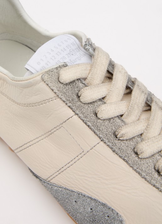 Maison Margiela Sprinters sneaker van kalfsleer met details van suède - detail 6 gebroken wit