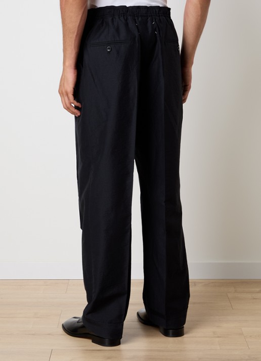 Maison Margiela straight fit broek in zijdeblend met steekzakken - achterkant blauw