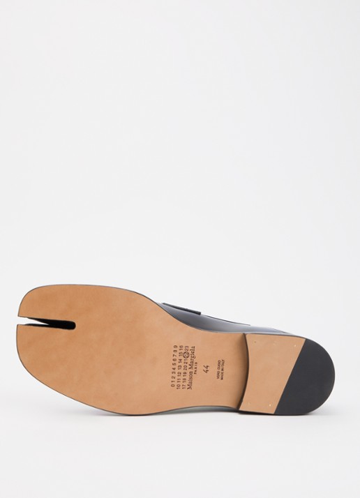 Maison Margiela Tabi loafer van kalfsleer - detail 5 donkerblauw