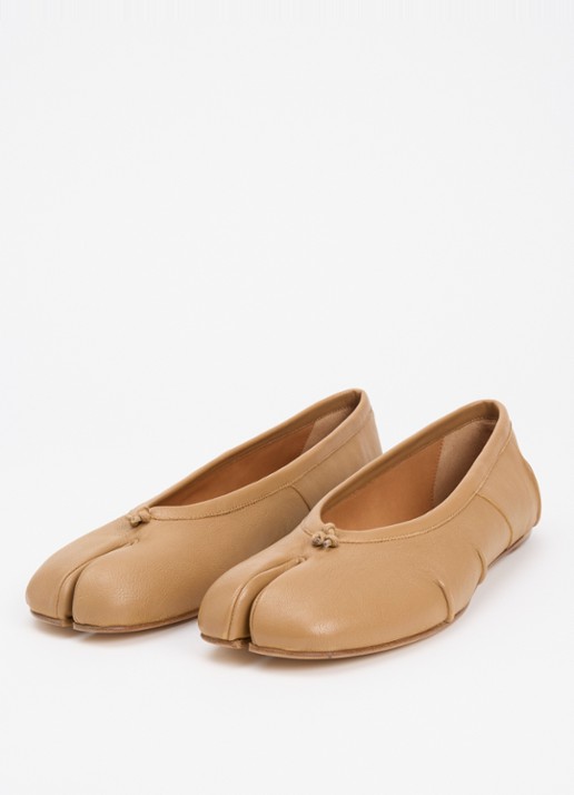 Maison Margiela Tabi New ballerina van lamsleer - detail 2 lichtbruin