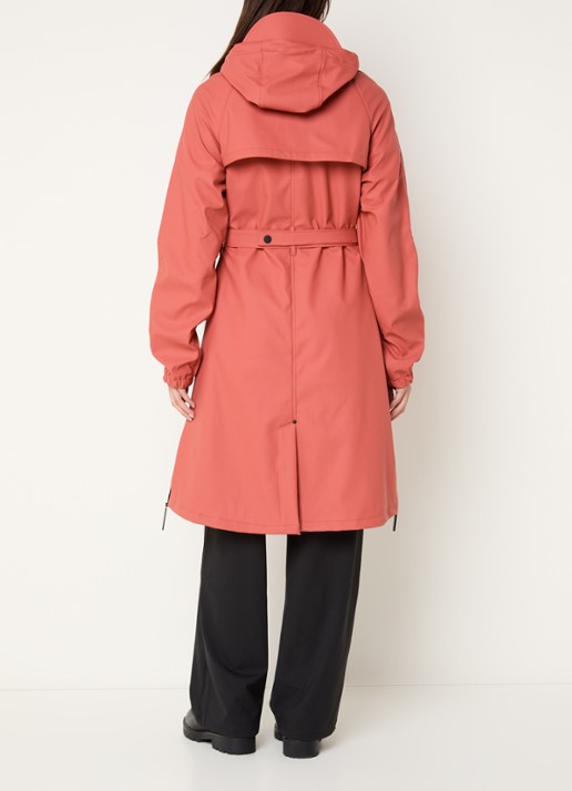 Maium Original Saddle regenjas met capuchon en ceintuur  - achterkant 4 cranberryrood
