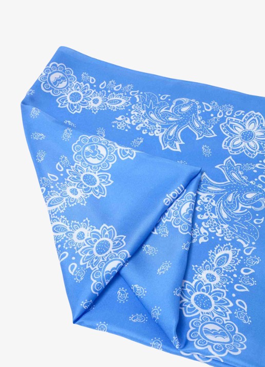 Maje Ecarresummer bandana sjaal van zijde met pailsey print - voorkant 2 lichtblauw