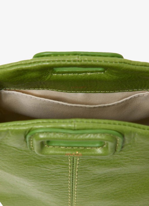 Maje Micro Miss M schoudertas van leer met franjes - detail 5 groen