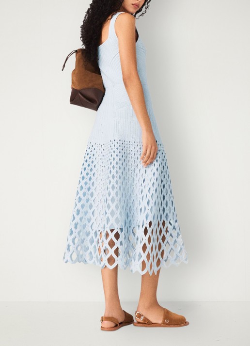 Maje Midi jurk met strass en opengewerkt detail - achterkant lichtblauw