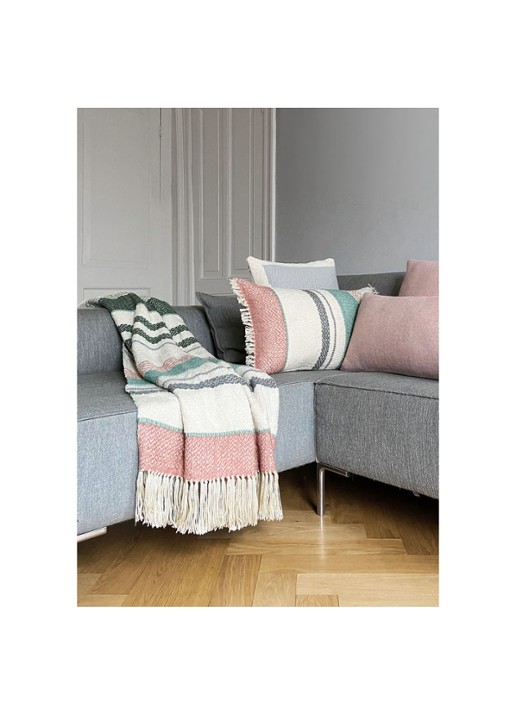 Malagoon Berber plaid in wolblend 125 x 150 cm - detail gebroken wit