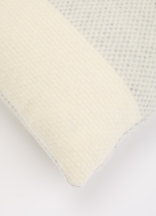 Malagoon Easy Nature sierkussen 45 x 45 cm - detail 4 grijs
