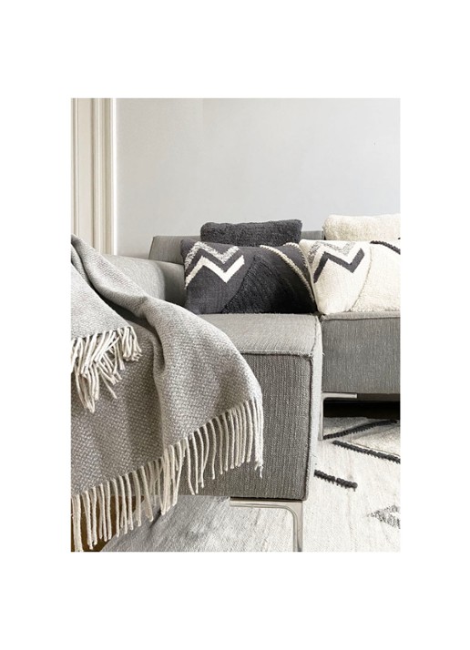 Malagoon Natural plaid in wolblend 170 x 131 cm - voorkant 3 lichtgrijs