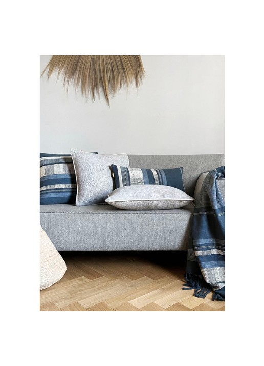 Malagoon Natural sierkussen 35 x 60 cm - voorkant 2 grijs