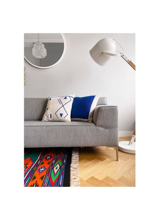 Malagoon Solid Poster sierkussen 50 x 50 cm - voorkant 2 royalblauw