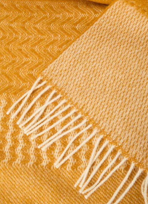 Malagoon Uptown plaid 140 x 200 cm - detail 3 okergeel