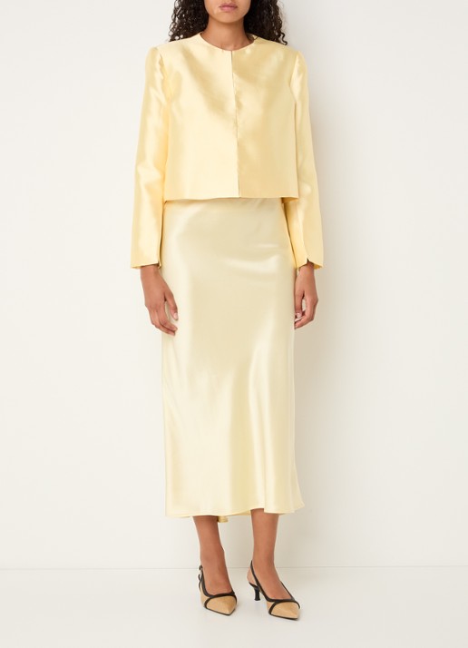 Malina Ruthie cropped blouse van satijn - voorkant 2 geel